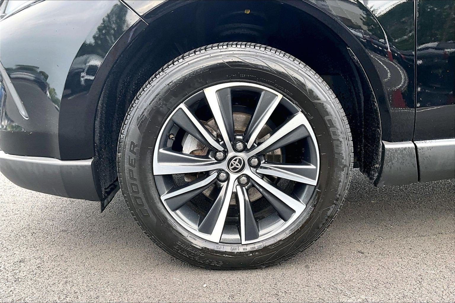 2023 Toyota Venza LE