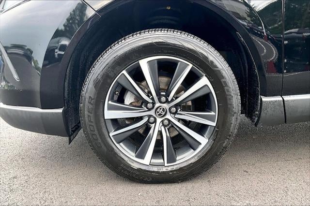 2023 Toyota Venza LE