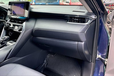 2023 Toyota Venza LE