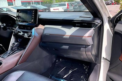 2022 Toyota Venza XLE