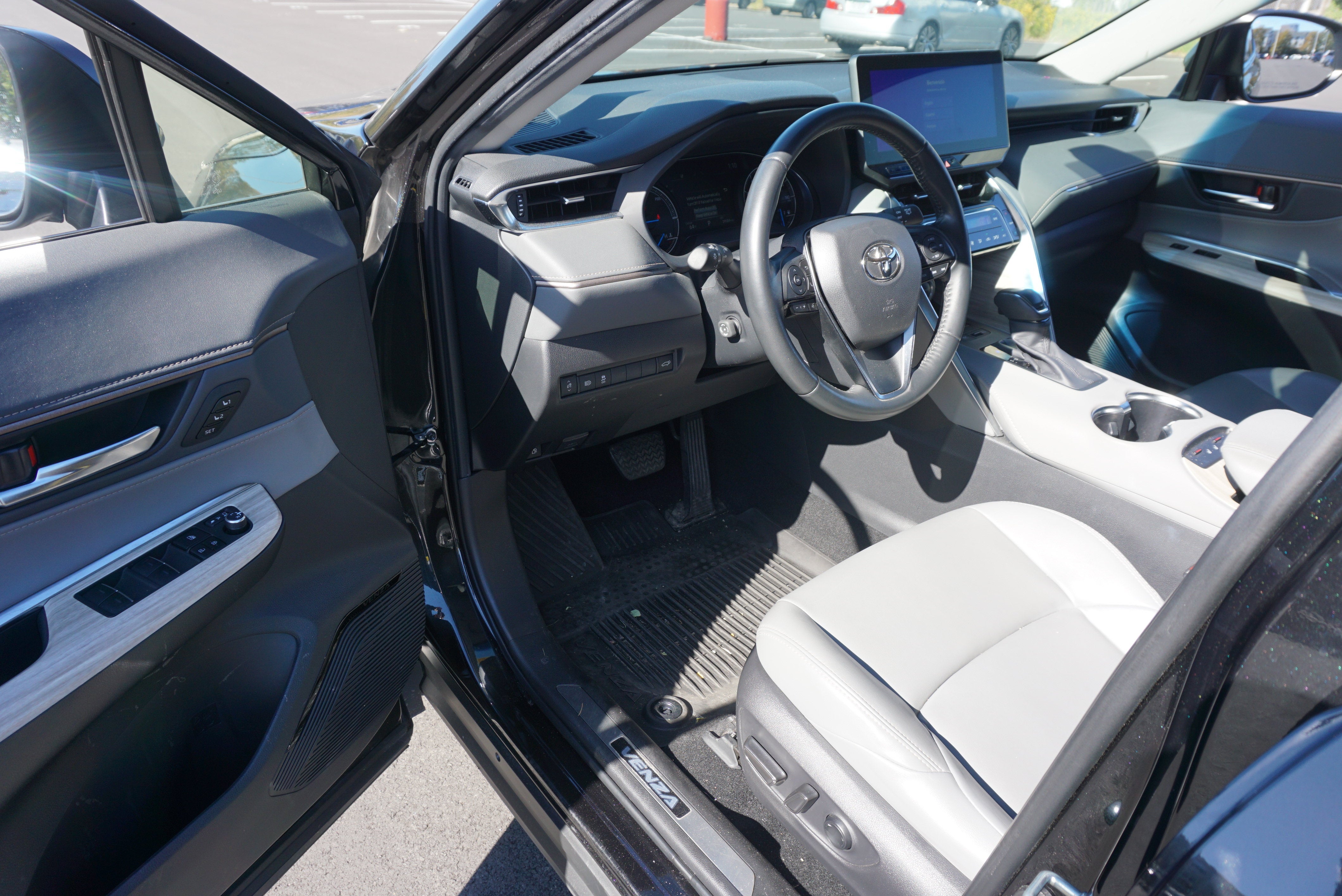 2023 Toyota Venza XLE