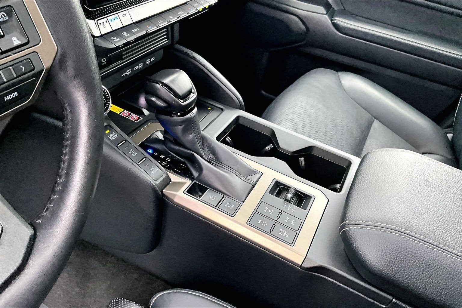 2025 Toyota Land Cruiser 4WD (Natl)