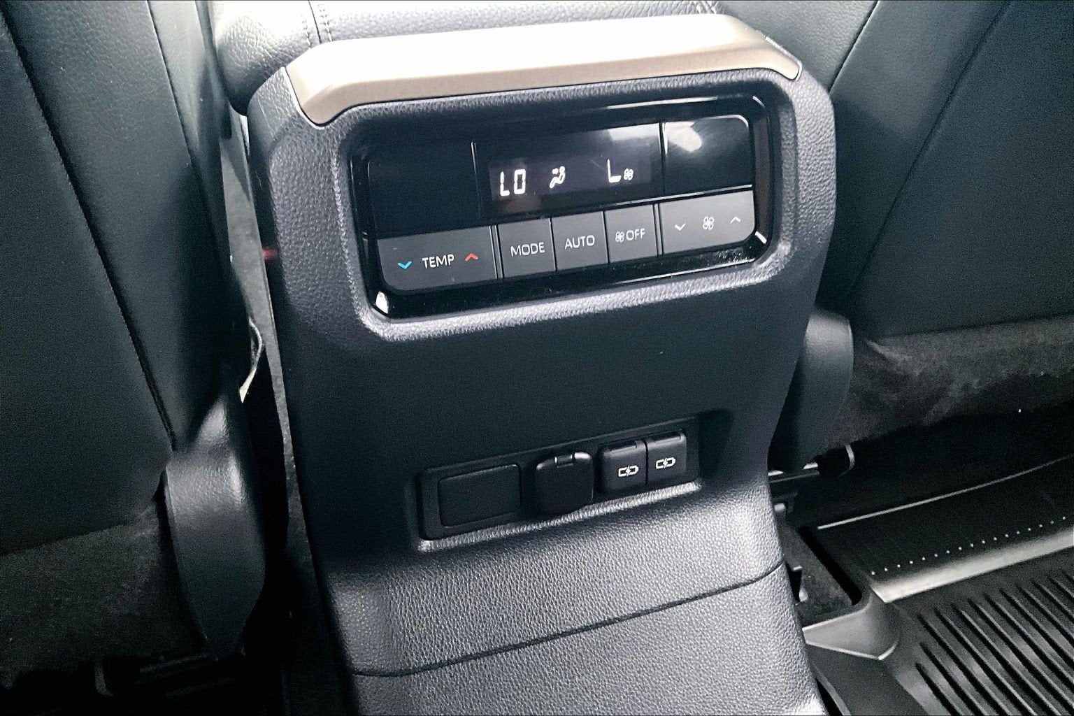 2025 Toyota Land Cruiser 4WD (Natl)