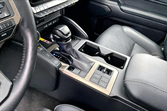 2025 Toyota Land Cruiser 4WD (Natl)