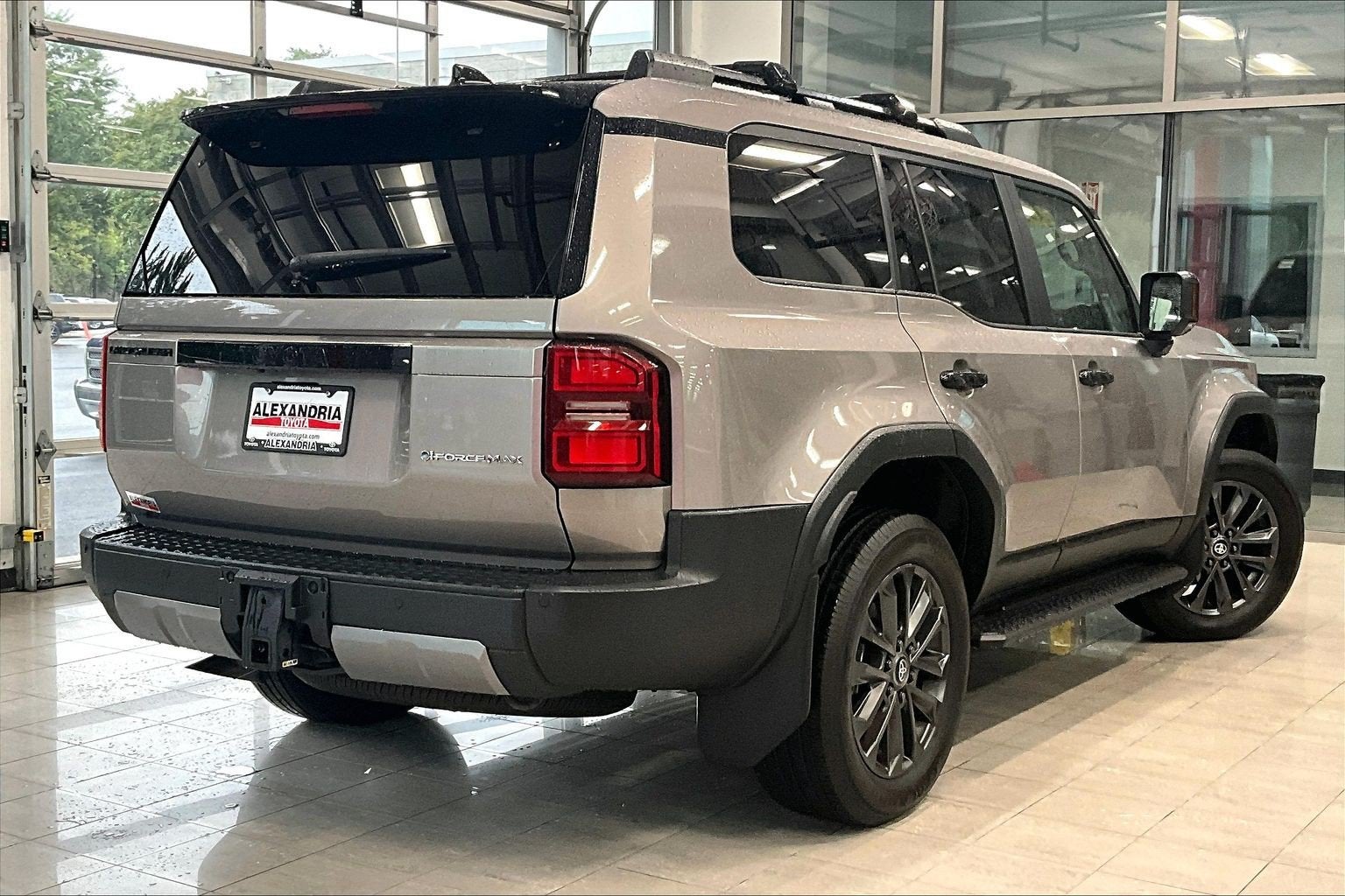 2025 Toyota Land Cruiser 4WD (Natl)