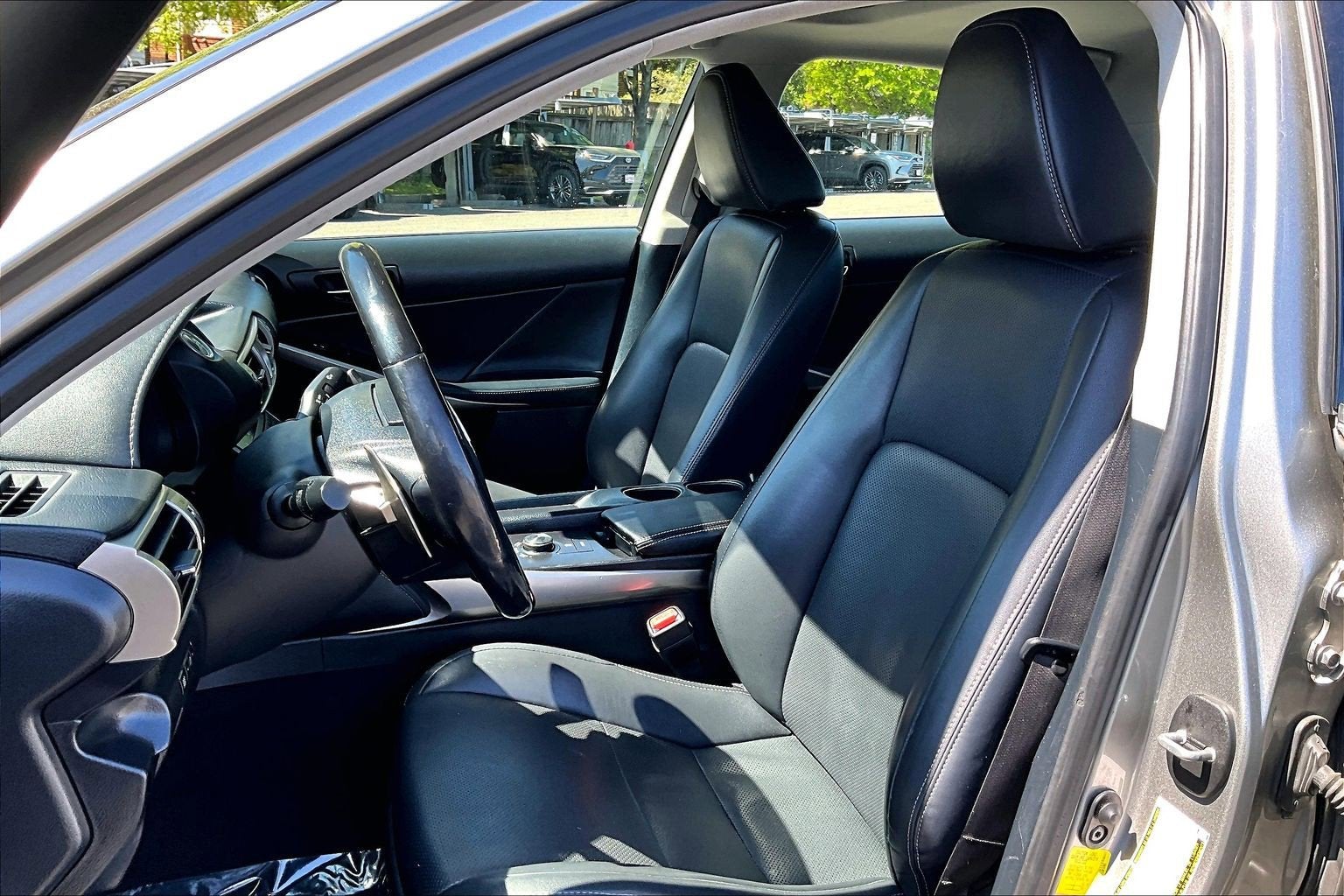 2016 Lexus IS 200t 4dr Sdn