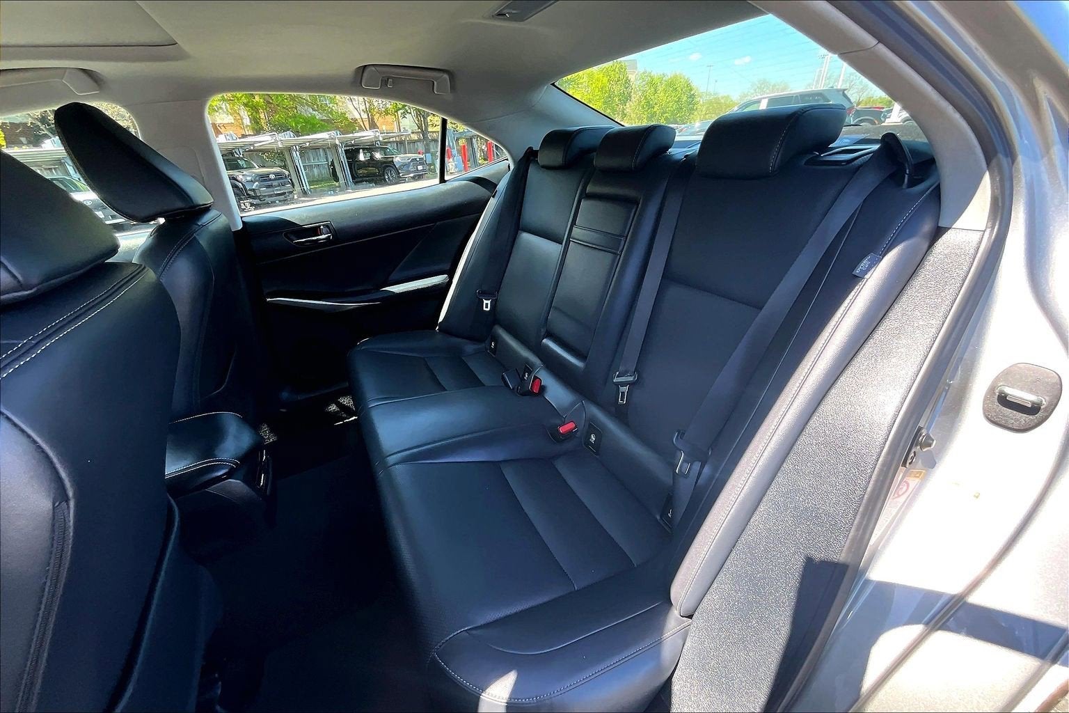 2016 Lexus IS 200t 4dr Sdn
