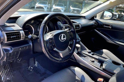 2016 Lexus IS 200t 4dr Sdn
