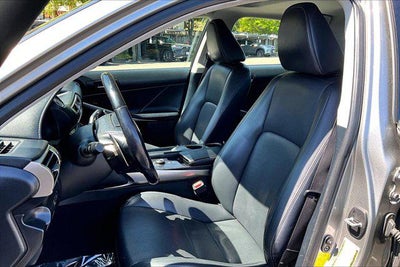 2016 Lexus IS 200t 4dr Sdn