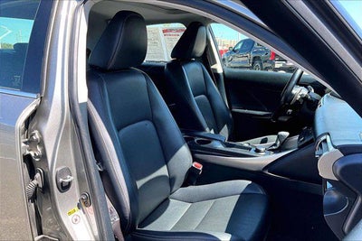 2016 Lexus IS 200t 4dr Sdn