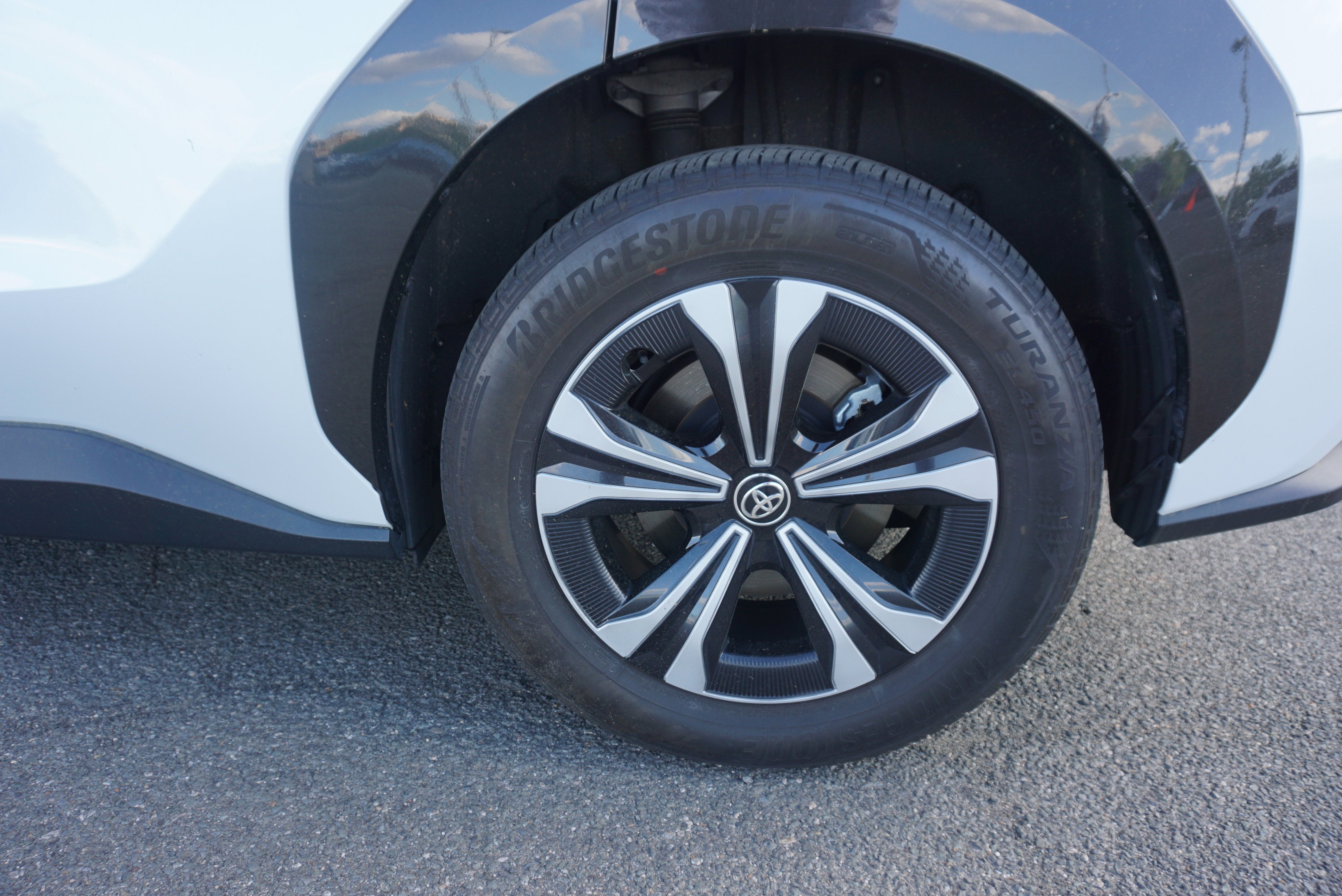 2024 Toyota bZ4X XLE