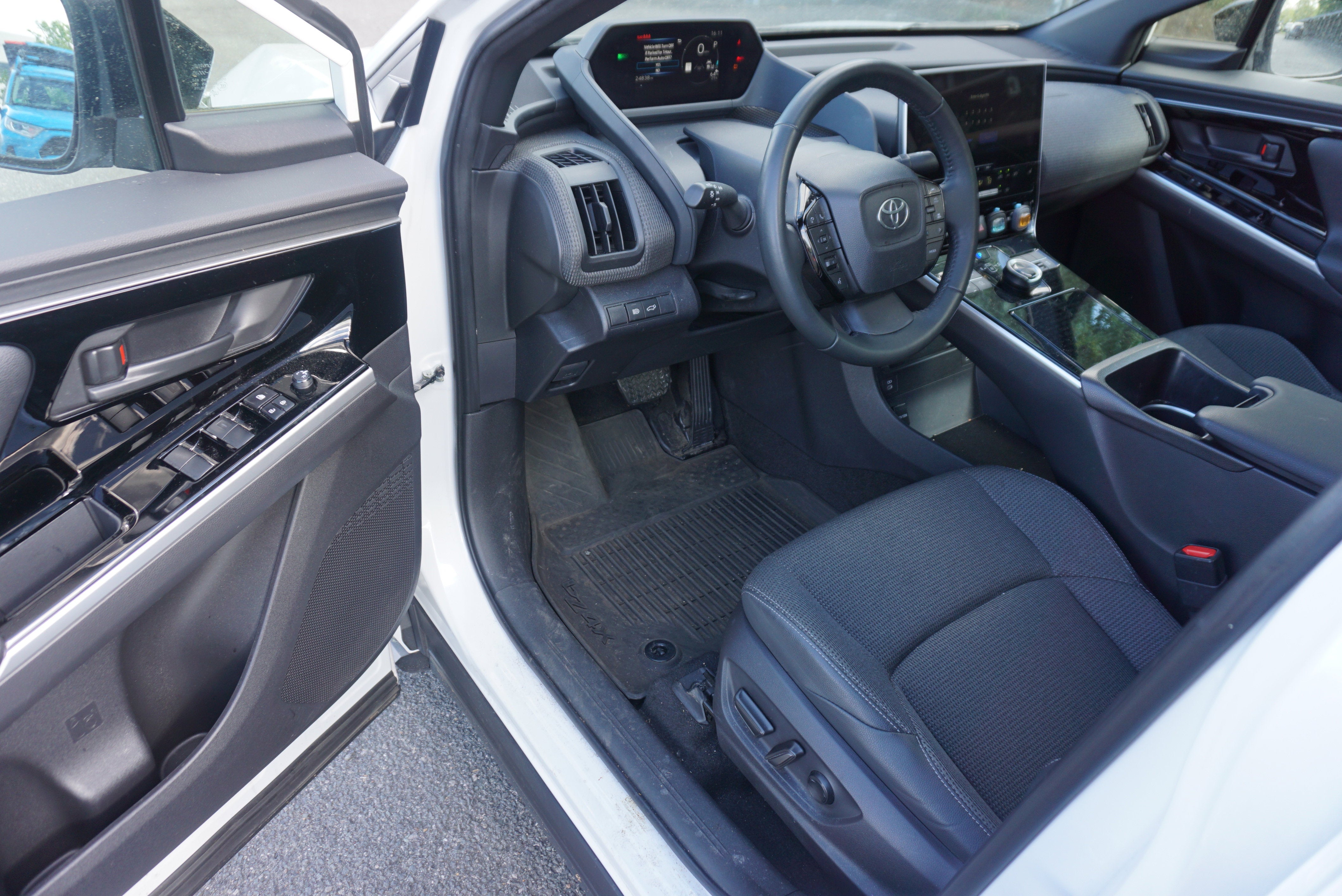 2024 Toyota bZ4X XLE