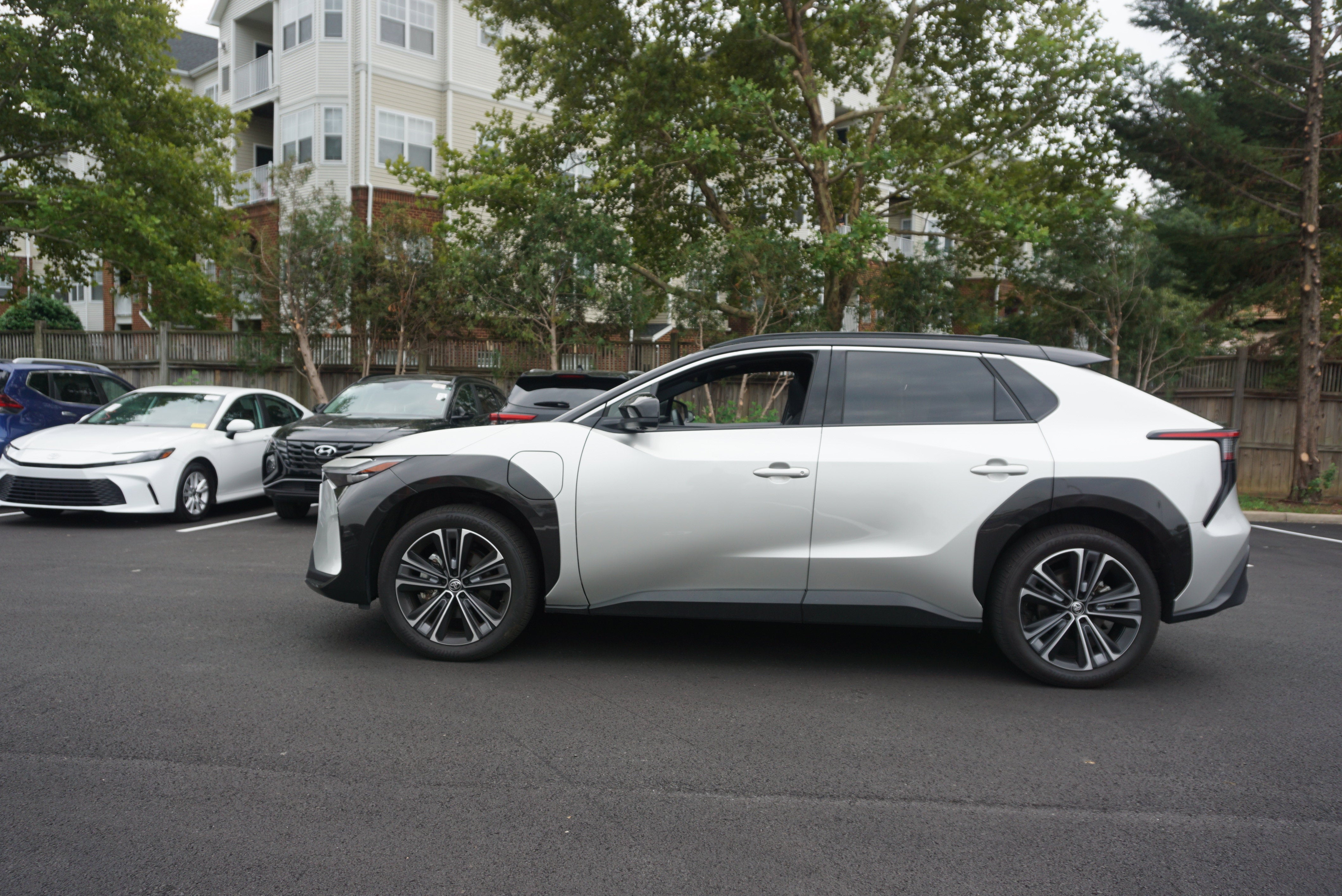 2023 Toyota bZ4X Limited