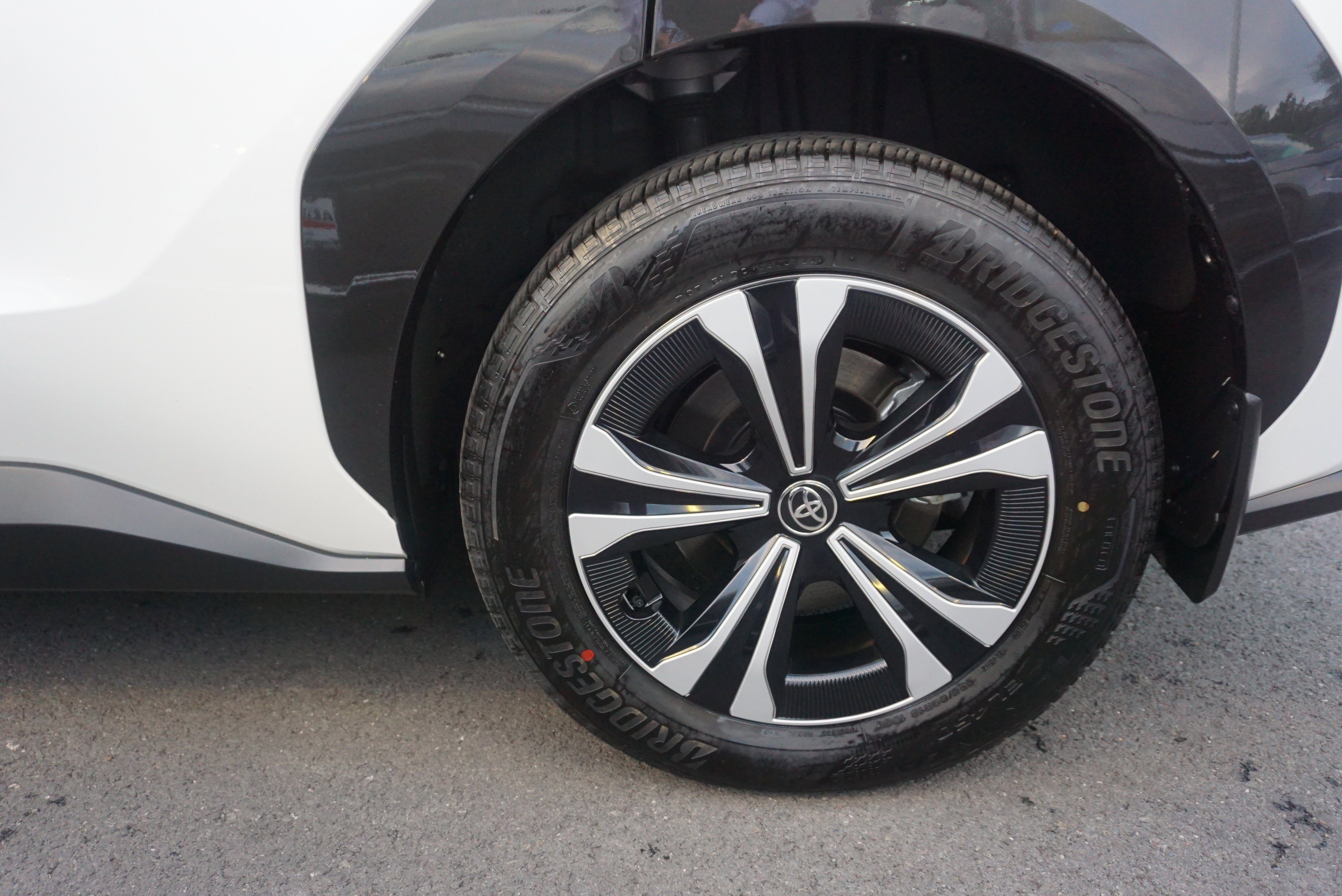 2024 Toyota bZ4X XLE