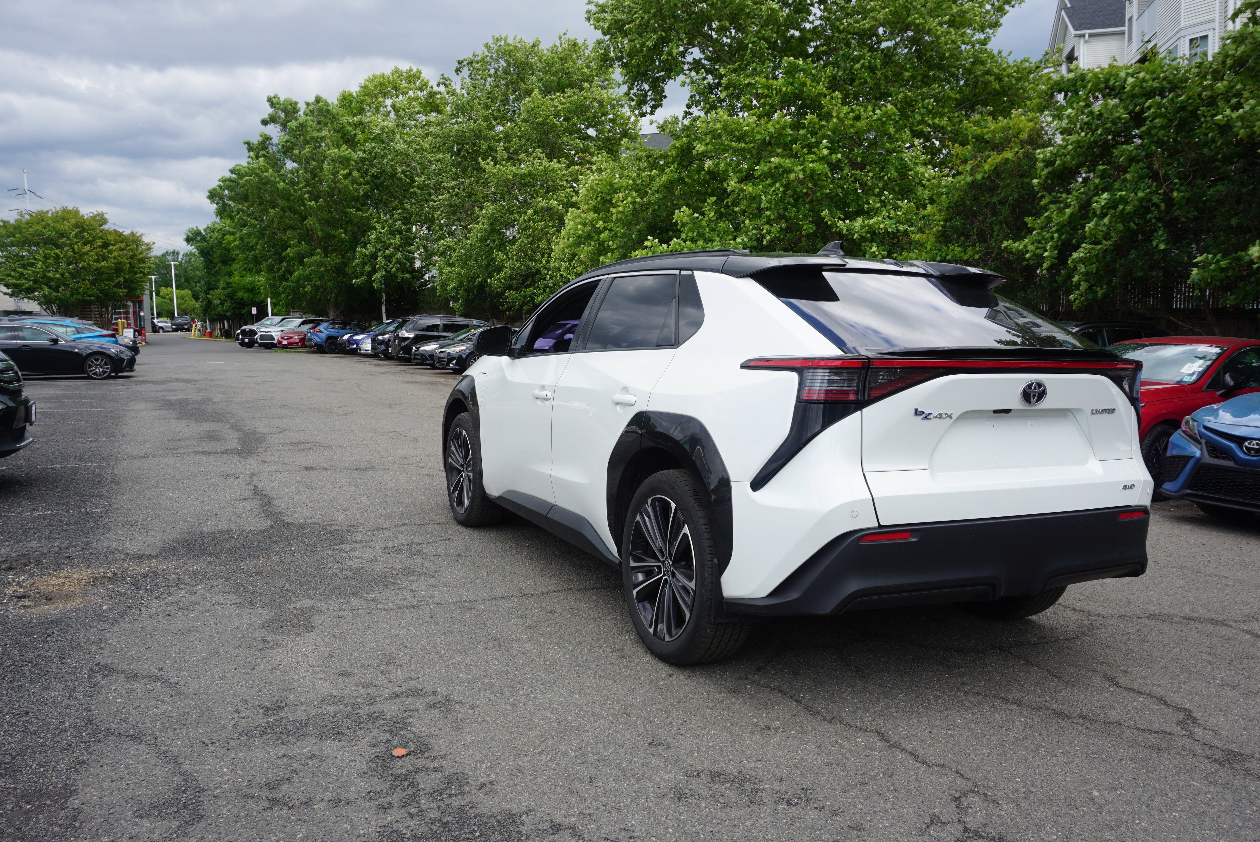 2023 Toyota bZ4X Limited