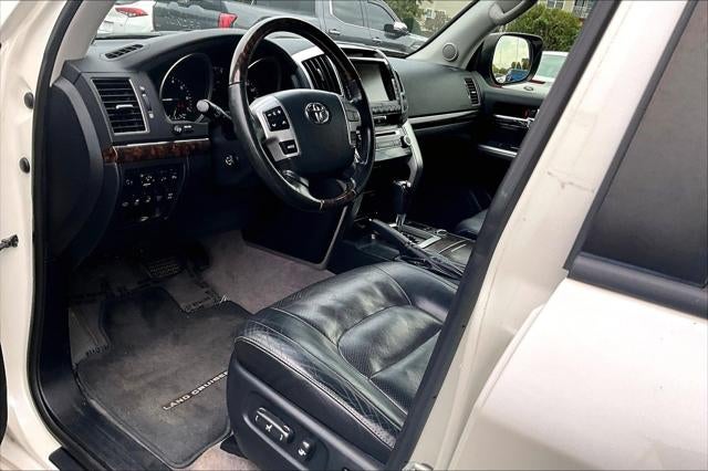 2015 Toyota Land Cruiser 4dr 4WD (Natl)