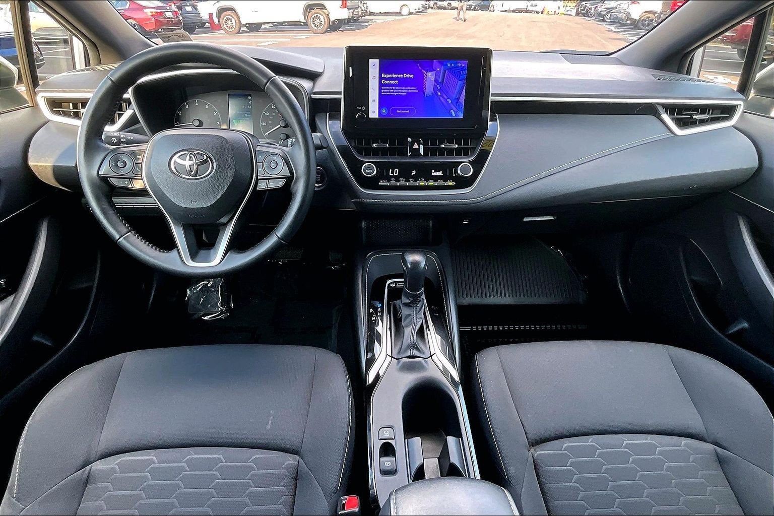 2025 Toyota Corolla Hatchback SE