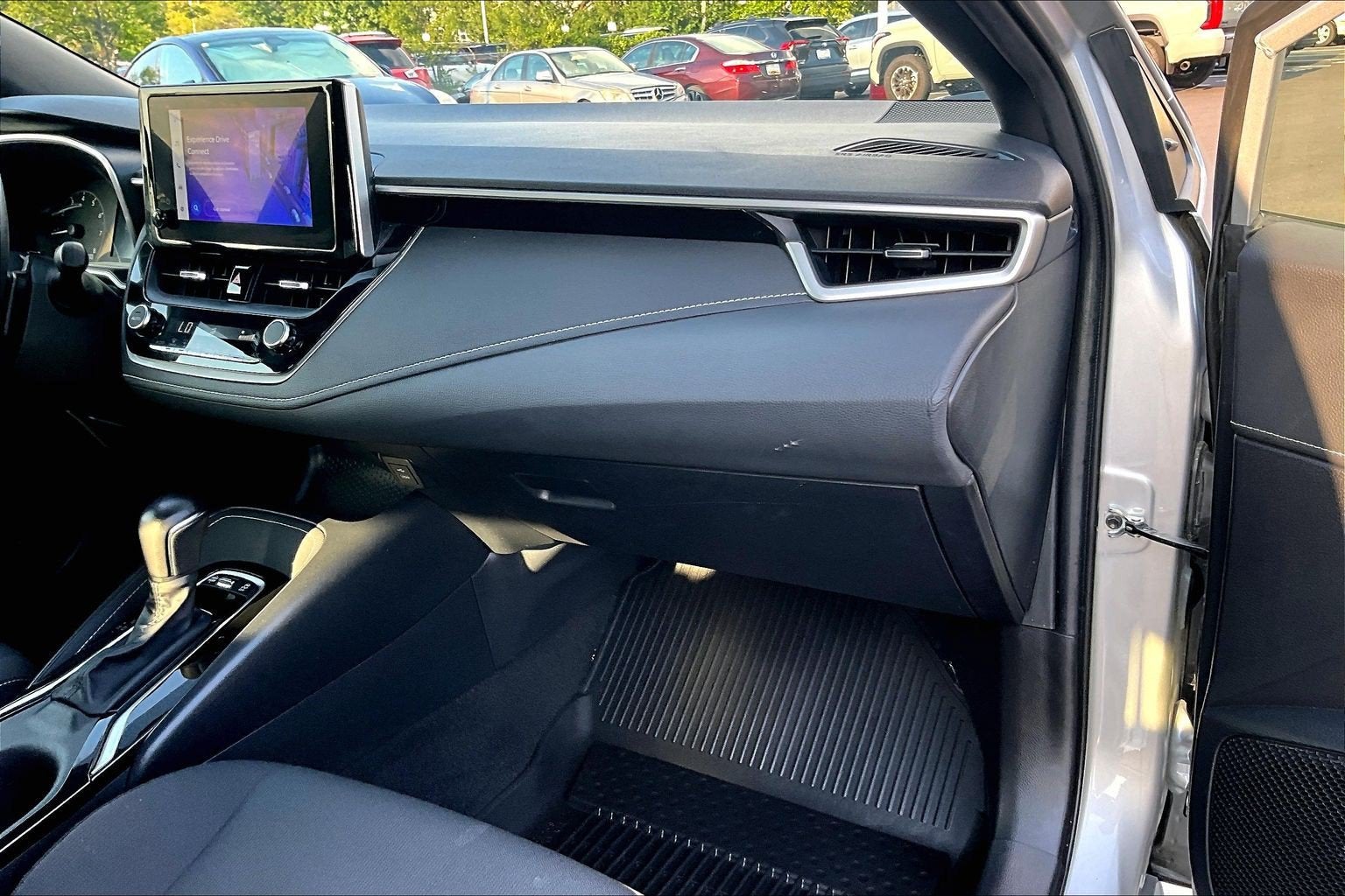 2025 Toyota Corolla Hatchback SE