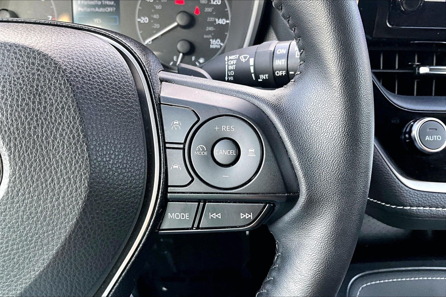 2025 Toyota Corolla Hatchback SE