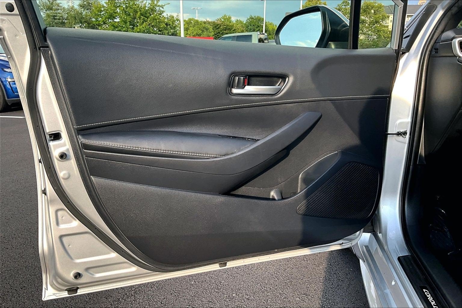 2025 Toyota Corolla Hatchback SE