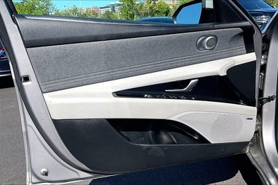 2024 Hyundai Elantra Limited