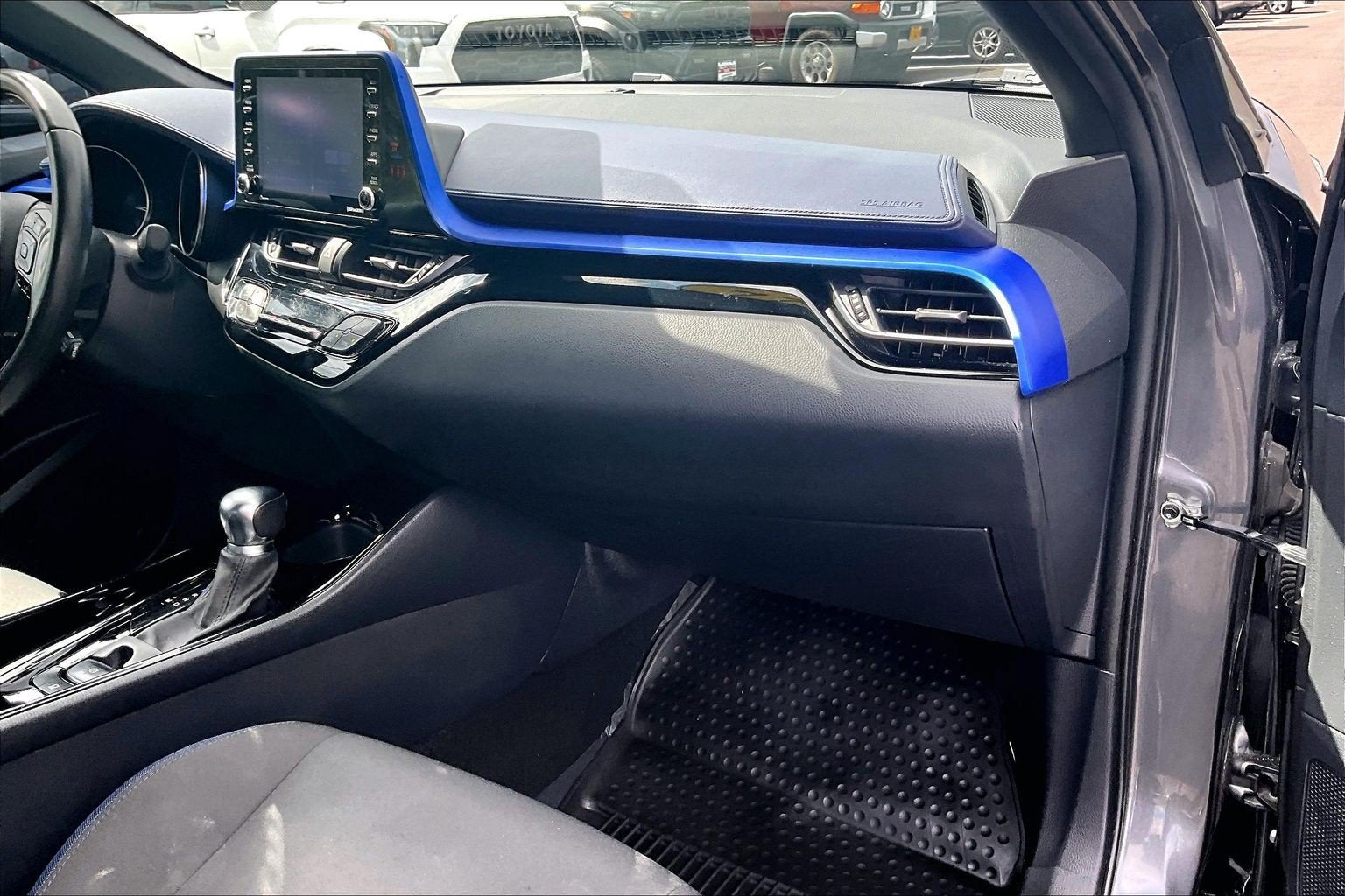 2022 Toyota C-HR XLE