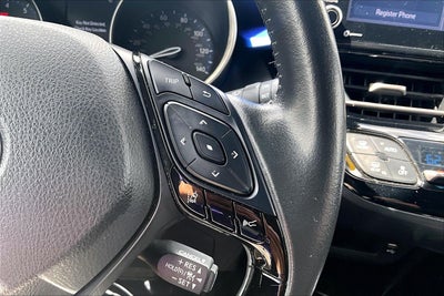 2022 Toyota C-HR XLE