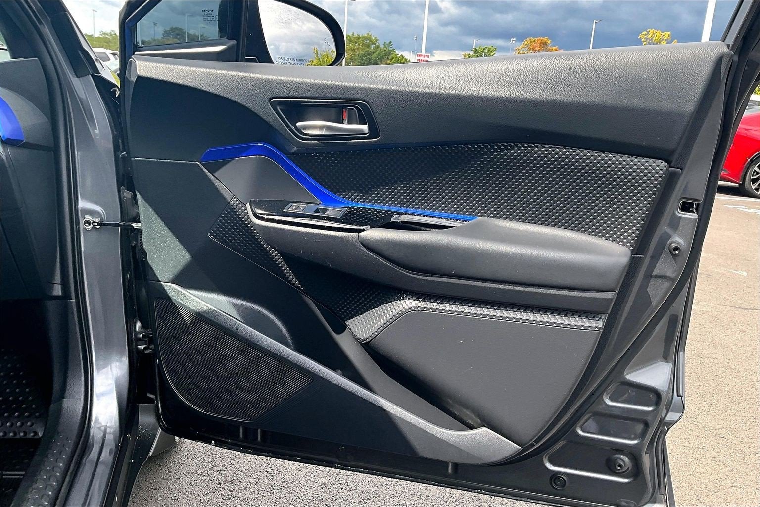 2022 Toyota C-HR XLE