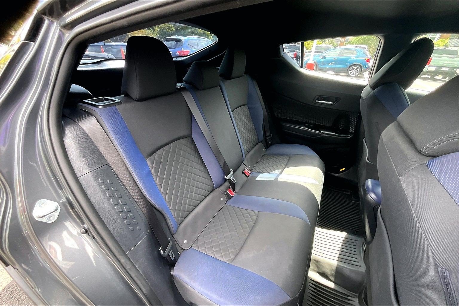 2022 Toyota C-HR XLE