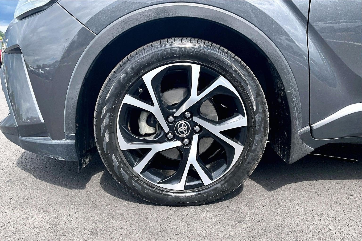 2022 Toyota C-HR XLE