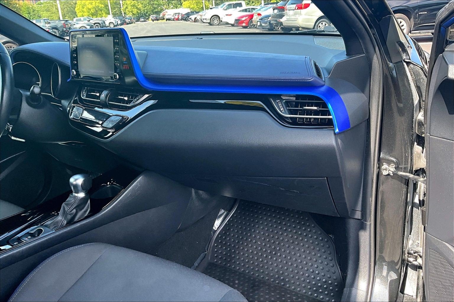 2022 Toyota C-HR XLE