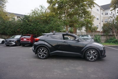 2022 Toyota C-HR XLE