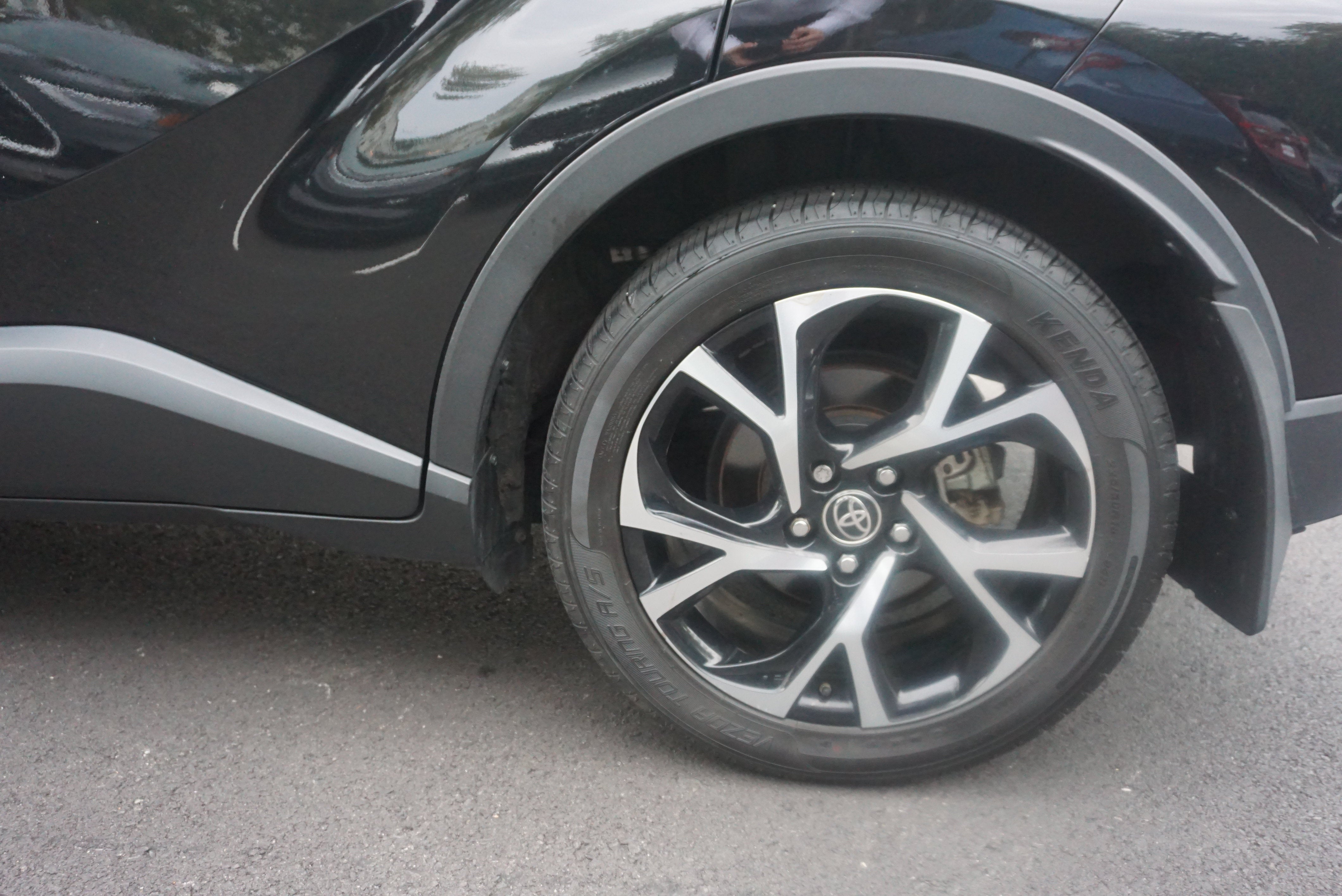 2022 Toyota C-HR XLE