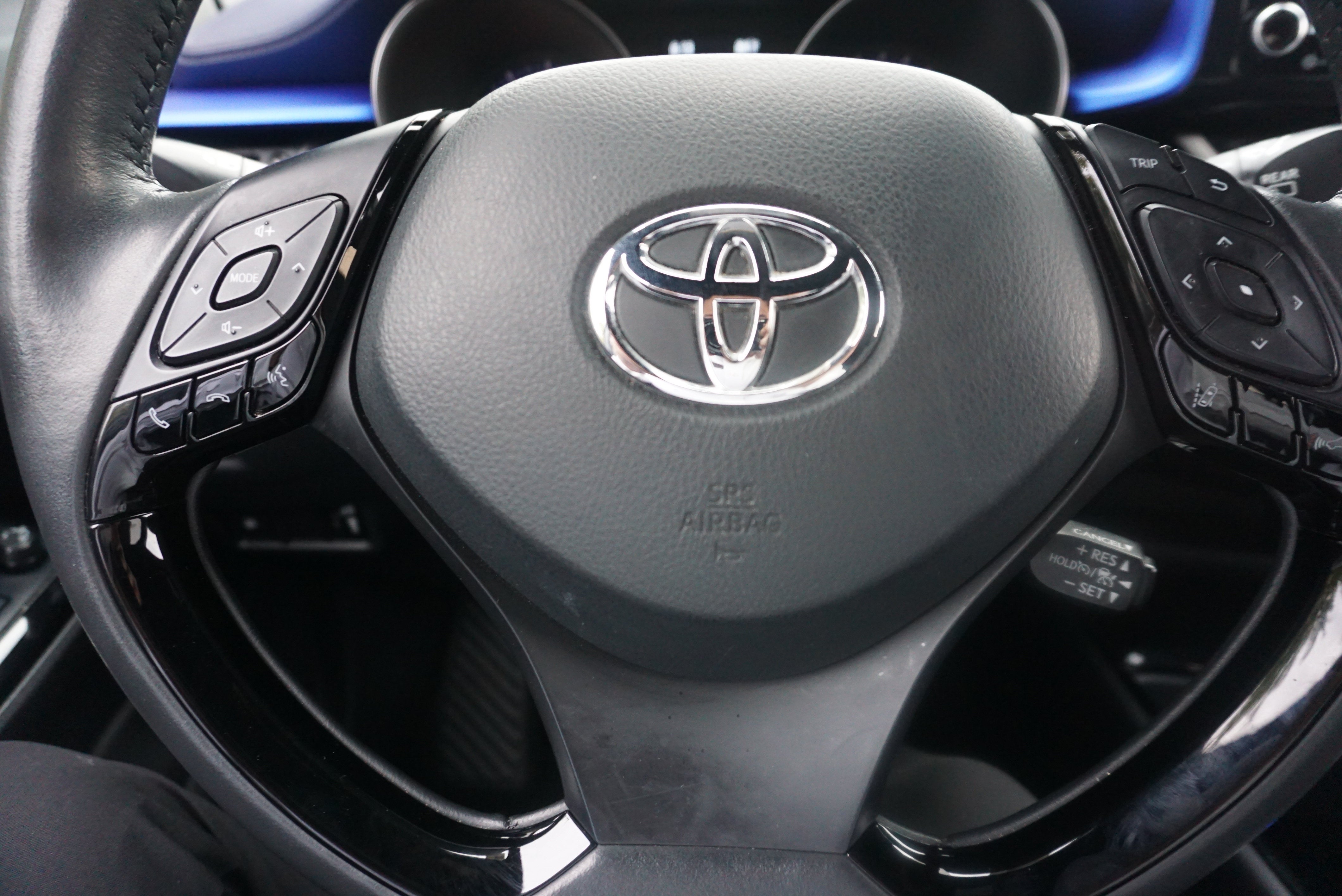 2022 Toyota C-HR XLE