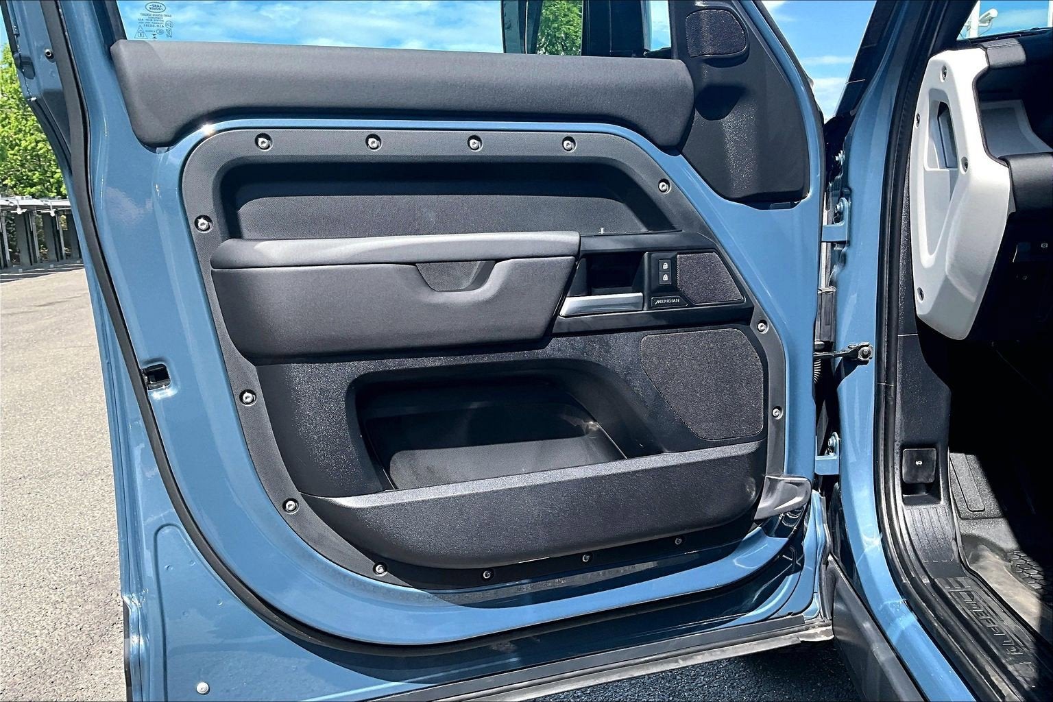 2025 Land Rover Defender S