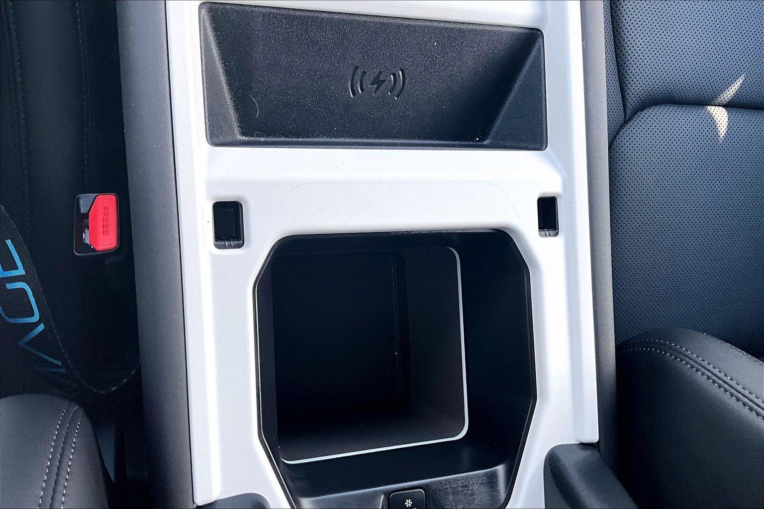 2025 Land Rover Defender S