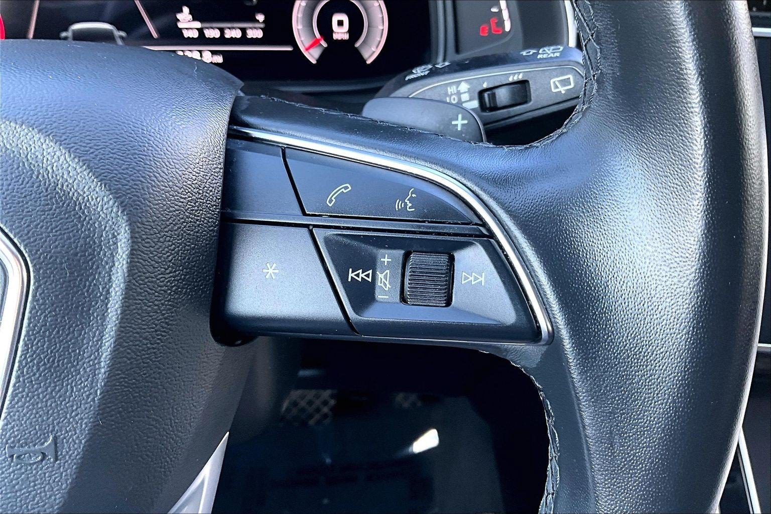 2022 Audi Q7 Premium Plus
