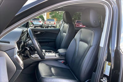 2022 Audi Q7 Premium Plus