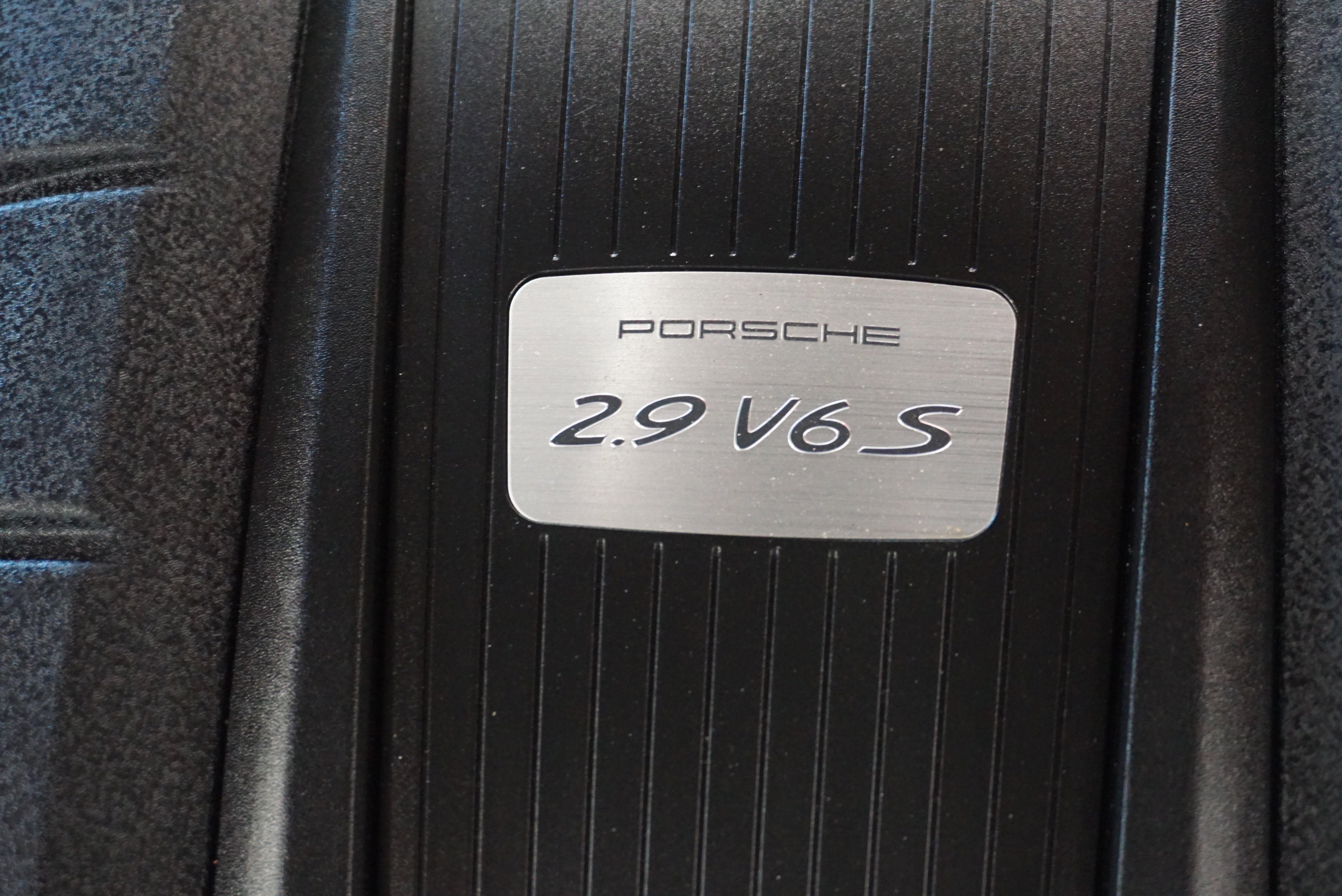 2022 Porsche Macan S