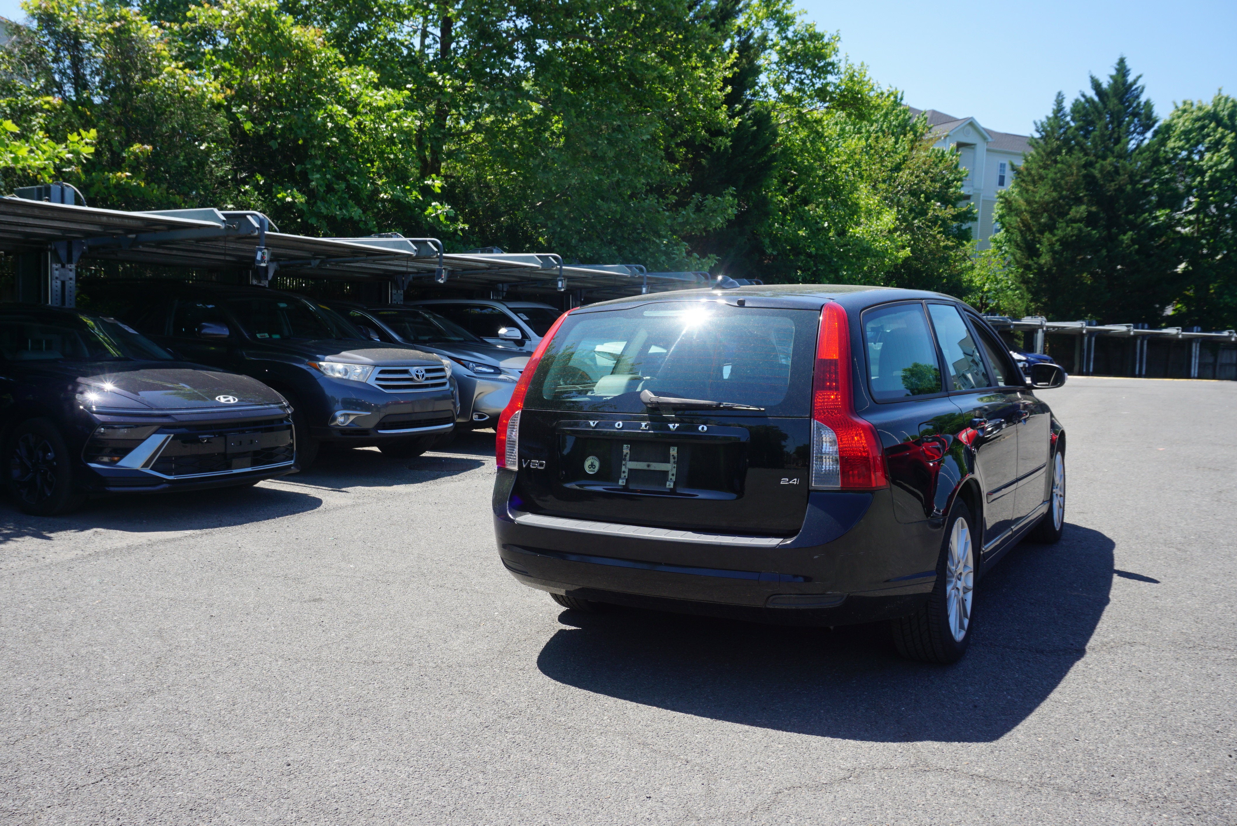 2010 Volvo V50 4dr Wgn Auto FWD