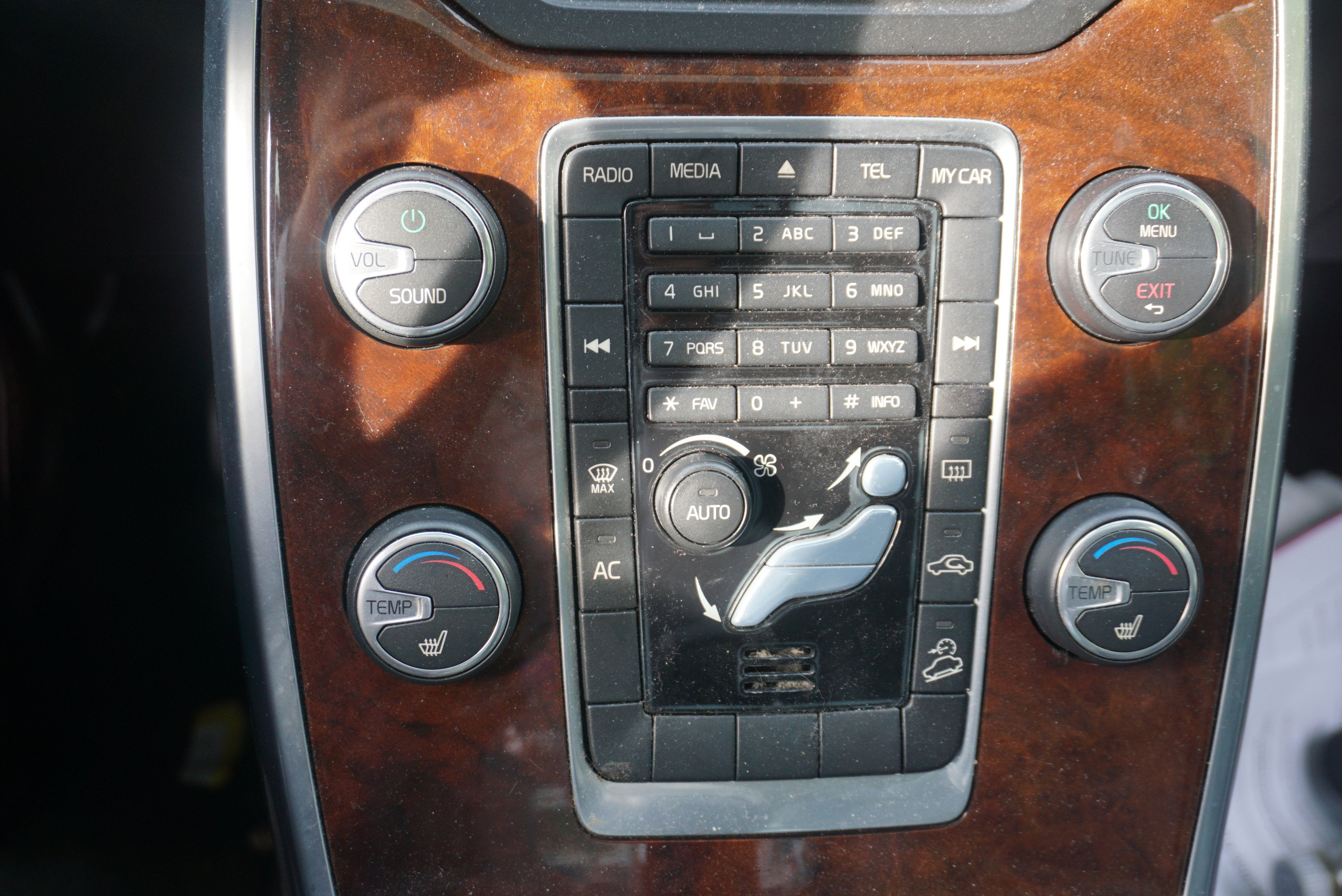 2013 Volvo XC70 Base