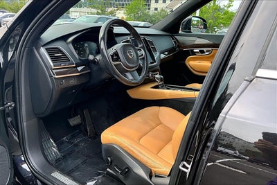 2019 Volvo XC90 Momentum
