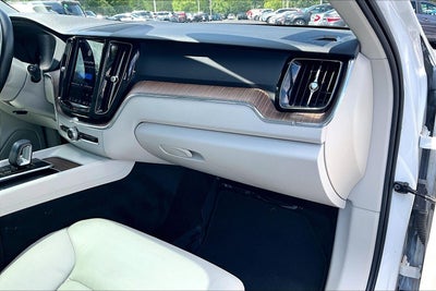 2022 Volvo XC60 Recharge Plug-In Hybrid Inscription Expression