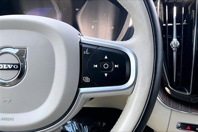 2022 Volvo XC60 Recharge Plug-In Hybrid Inscription Expression