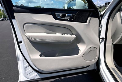 2022 Volvo XC60 Recharge Plug-In Hybrid Inscription Expression
