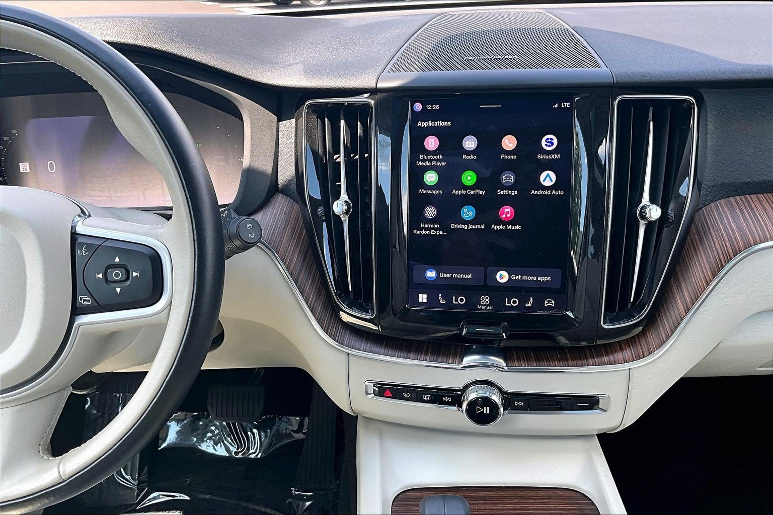 2022 Volvo XC60 Recharge Plug-In Hybrid Inscription Expression
