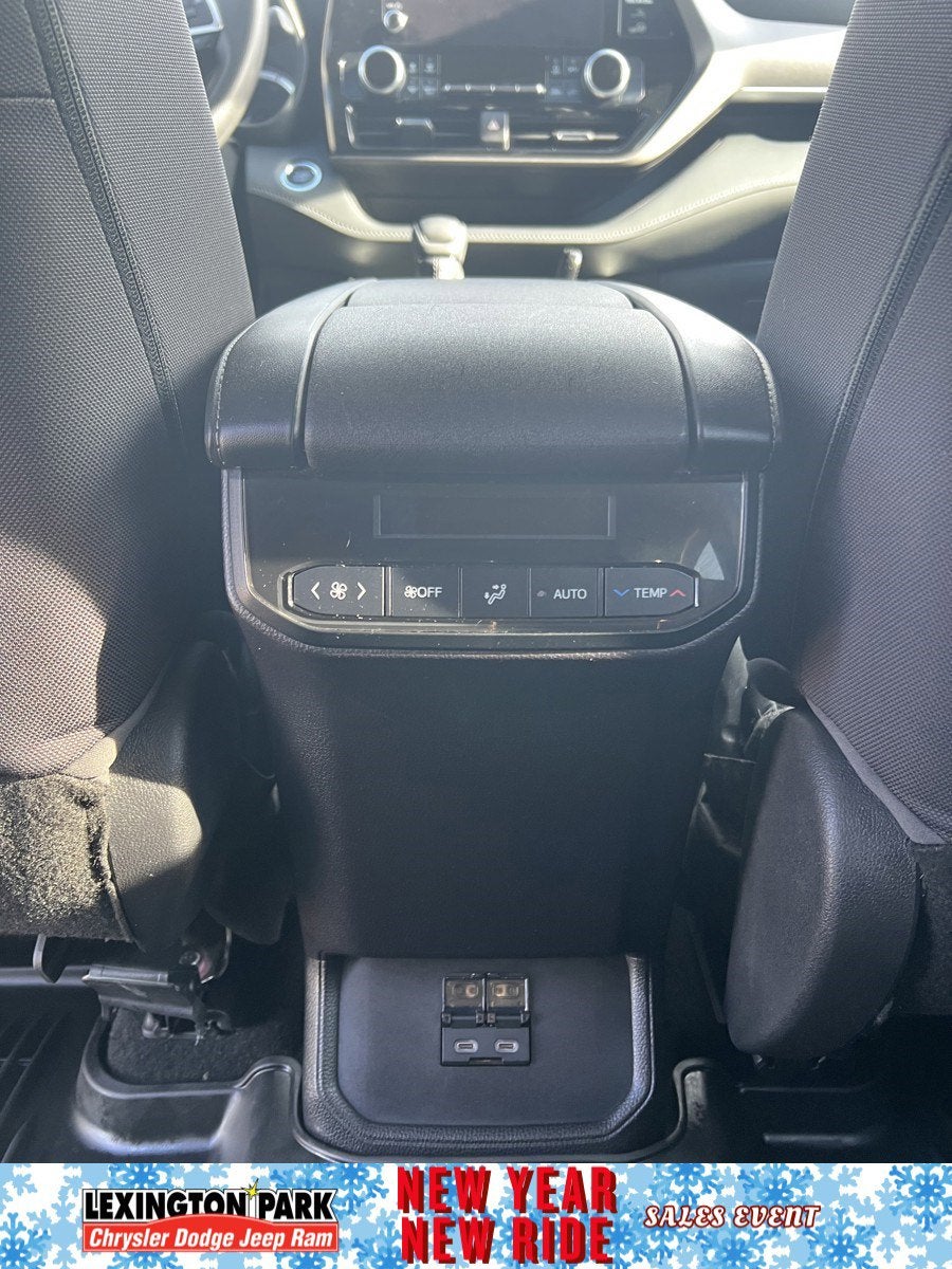 2023 Toyota Highlander L