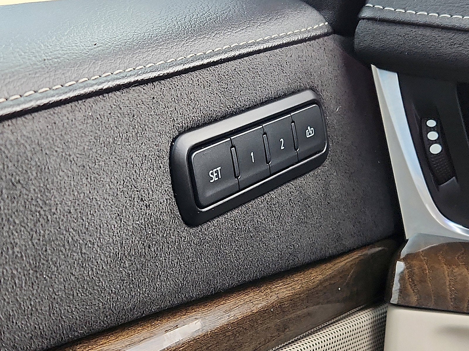 2020 Cadillac Escalade Premium Luxury