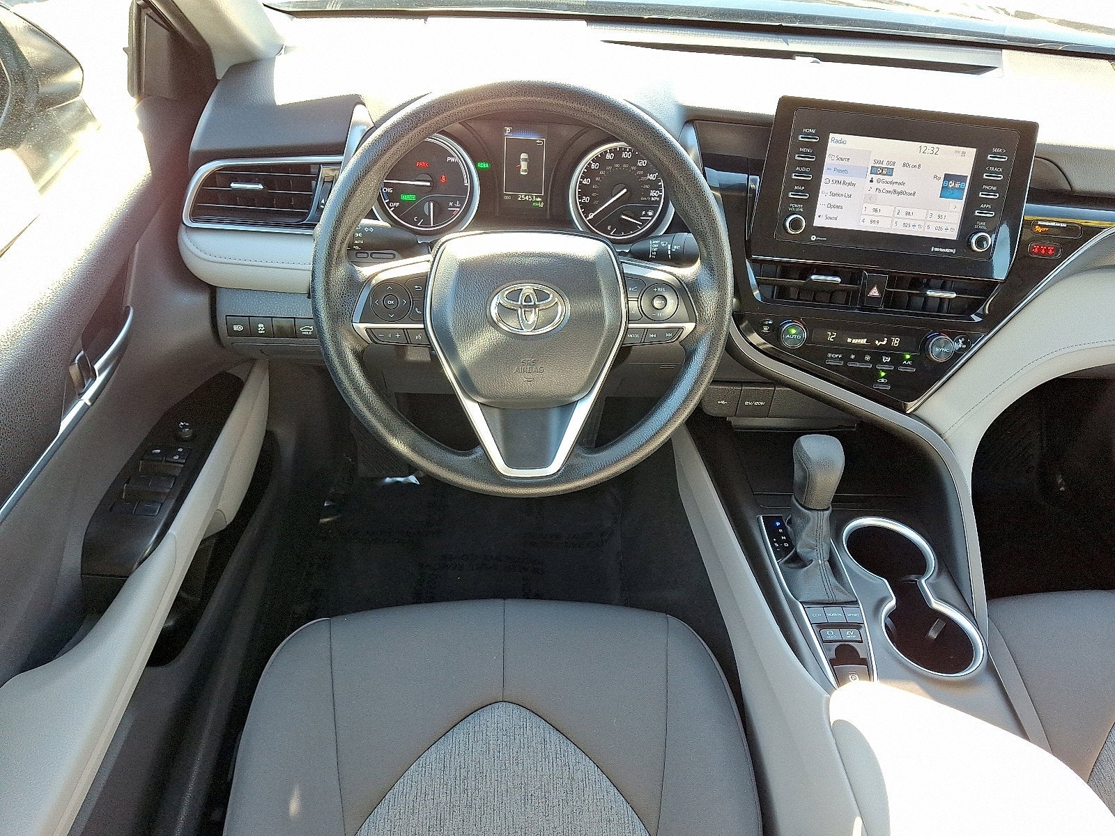 2024 Toyota Camry Hybrid LE