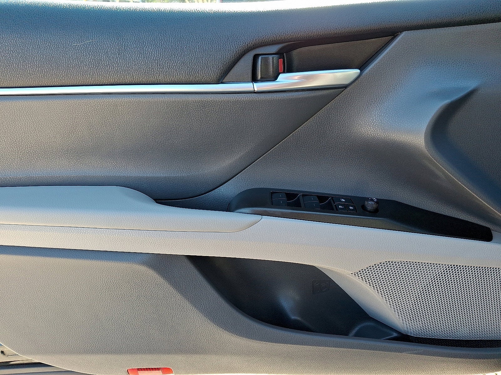 2024 Toyota Camry Hybrid LE